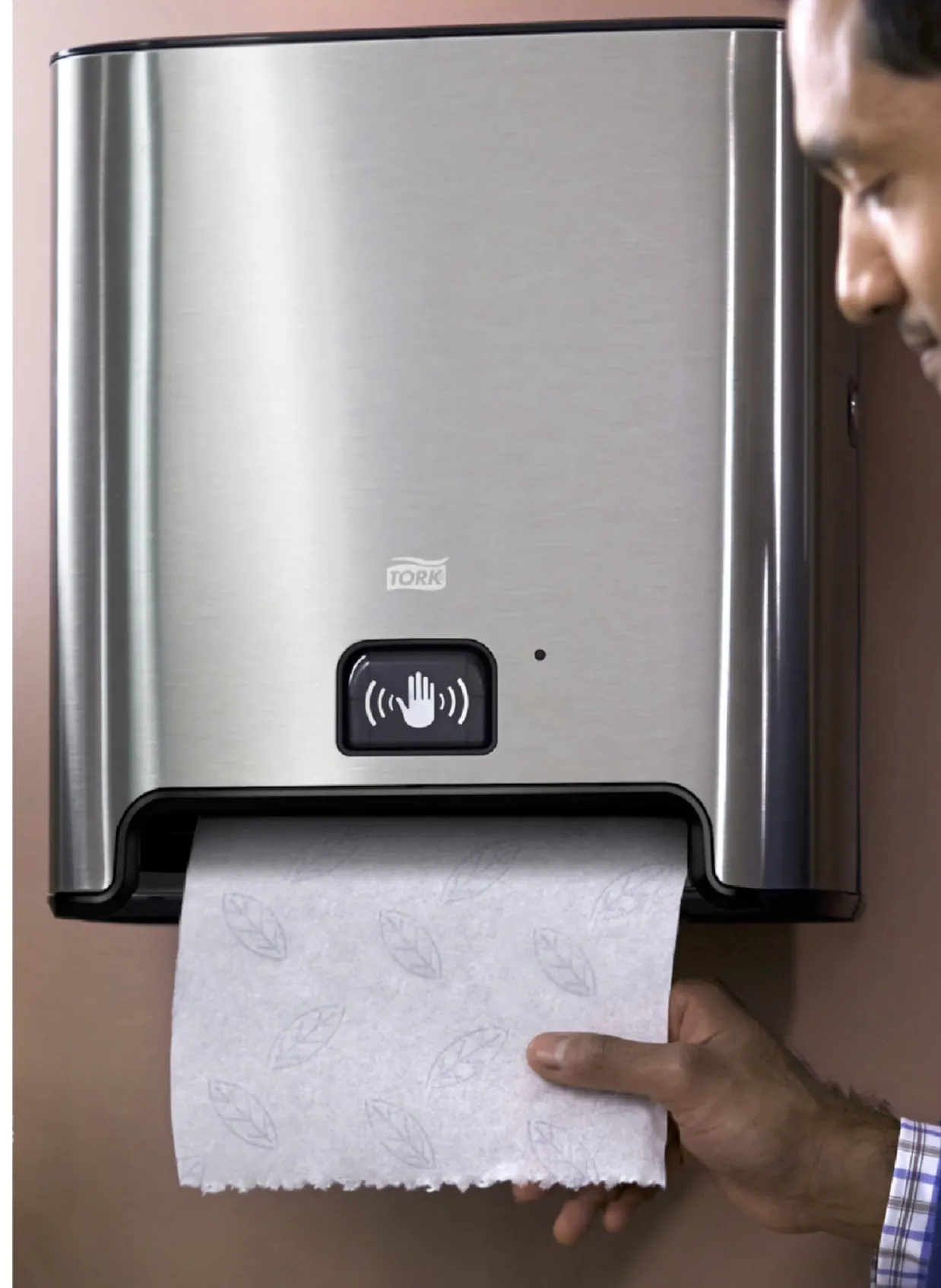 460001 Tork Matic® Intuition senzor, automatický zásobník na papierové utierky v kotúči H1, nerez 2 roin.png
