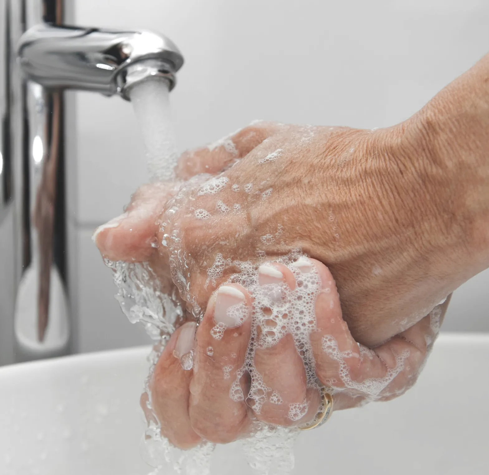 470022 Tork penové mydlo Premium do dávkovača S34, ružové, 800 ml roin 3.png